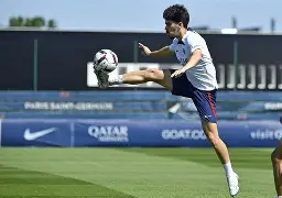 AC米兰训练开放日,关键时刻门线救险引欢呼,足总杯在即,纪律约束更严格(党员平时看得出来关键时刻) AC米兰训练开放日,关键时刻门线救险引欢呼,足总杯在即,纪律约束更严格(党员平时看得出来关键时刻)