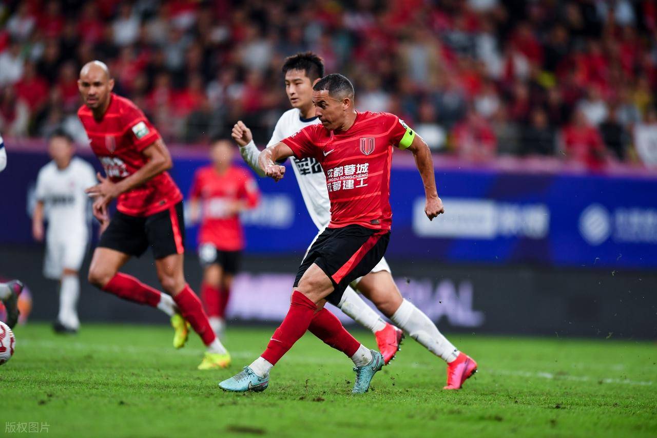 全明星赛转会期再迎强敌，成都蓉城止住颓势，主帅态度：底气十足，赛程密集仍需轮换的简单介绍