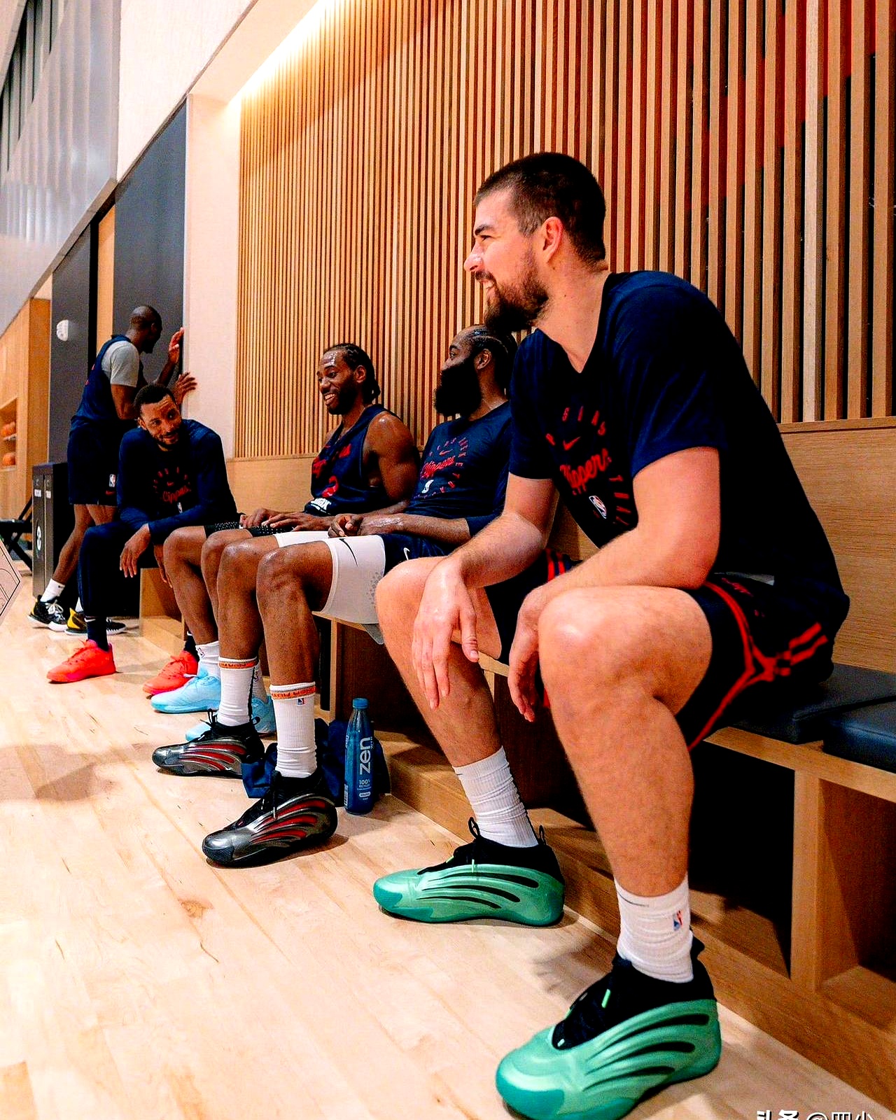 奥兰多魔术训练开放日,转会期手感冰凉引欢呼,德国杯在即,阵容厚度经受考验的简单介绍 奥兰多魔术训练开放日,转会期手感冰凉引欢呼,德国杯在即,阵容厚度经受考验的简单介绍