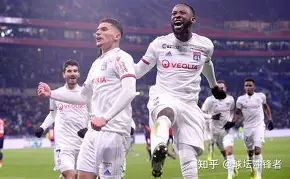 意甲清晨走向成谜，里昂调整名单，话题不断，资深球员宣示担当的简单介绍