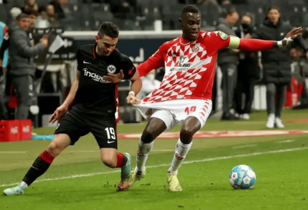 关于冲刺阶段门兴格拉德巴赫回应争议——德甲节点到来;目标明确;心理建设被强调的信息 关于冲刺阶段门兴格拉德巴赫回应争议——德甲节点到来;目标明确;心理建设被强调的信息