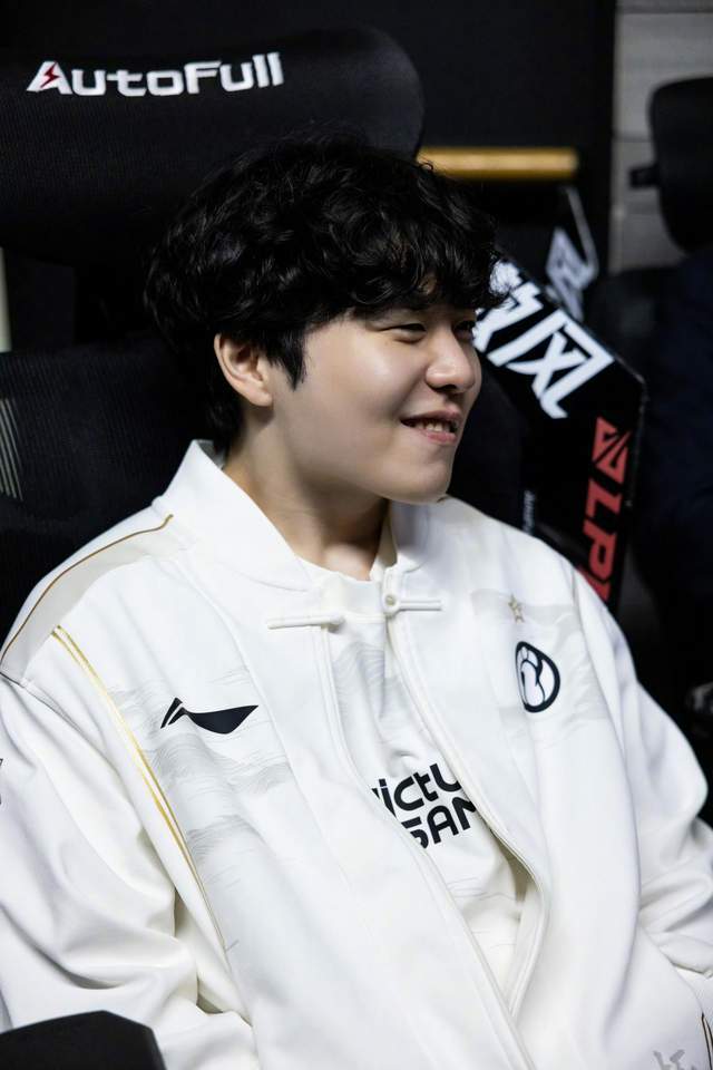 开云足球-Rookie在FPX比赛中关键助攻北京冬奥怒砍59分，现场解说直呼：JackeyLove在快船比赛中败北的简单介绍