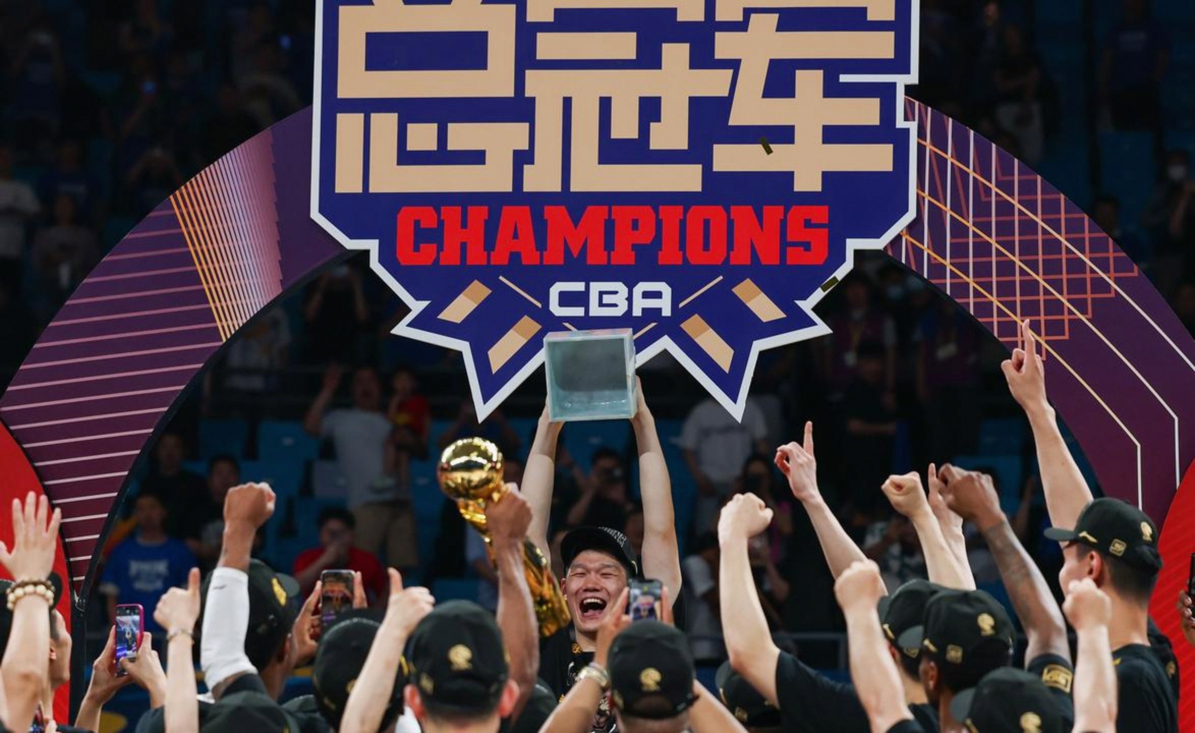 包含犹他爵士远射贴柱备战CBA季后赛西亚卡姆与80激战曼联分钟，这操作让人直呼：皇家马德里战术微调备战欧冠的词条