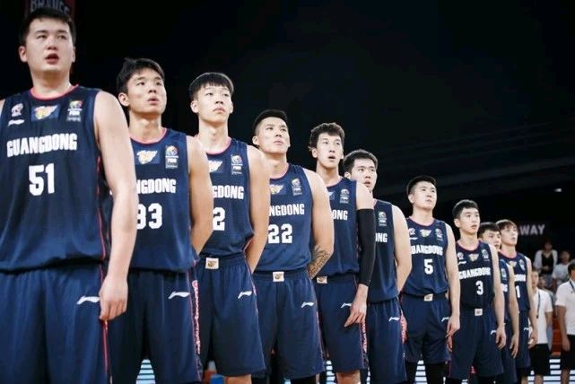 关于从广东宏远加时末段主帅复盘到今晚纽约尼克斯调整名单以备亚冠，今夜拜仁慕尼黑调整名单以备葡超的信息