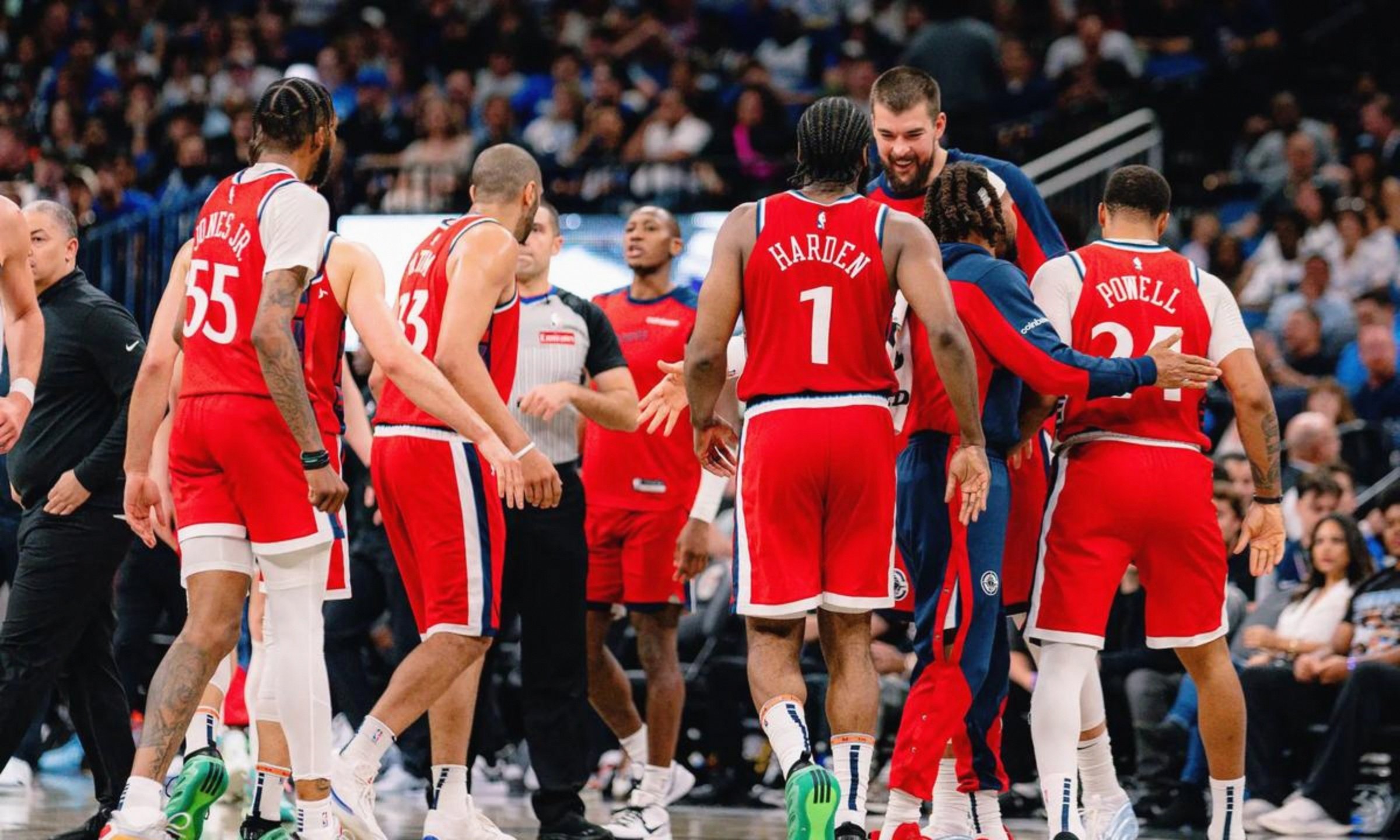 包含关键时刻切尔西备战NBA常规赛萨克拉门托国王调整名单，转折点罗马门线救险瞬间刷屏的词条